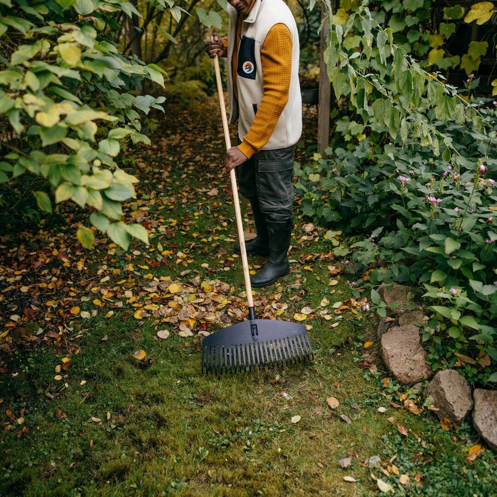 Грабли веерные Fiskars Classic 1080009