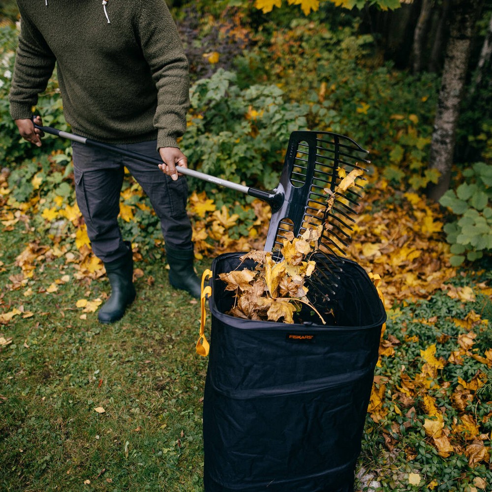 Лопата-грабли для листьев Fiskars Ergonomic 1077116