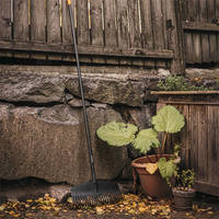 Грабли для листьев Fiskars Solid M 1063089