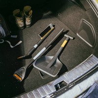 Щетка-скребок Fiskars Plus 1078495