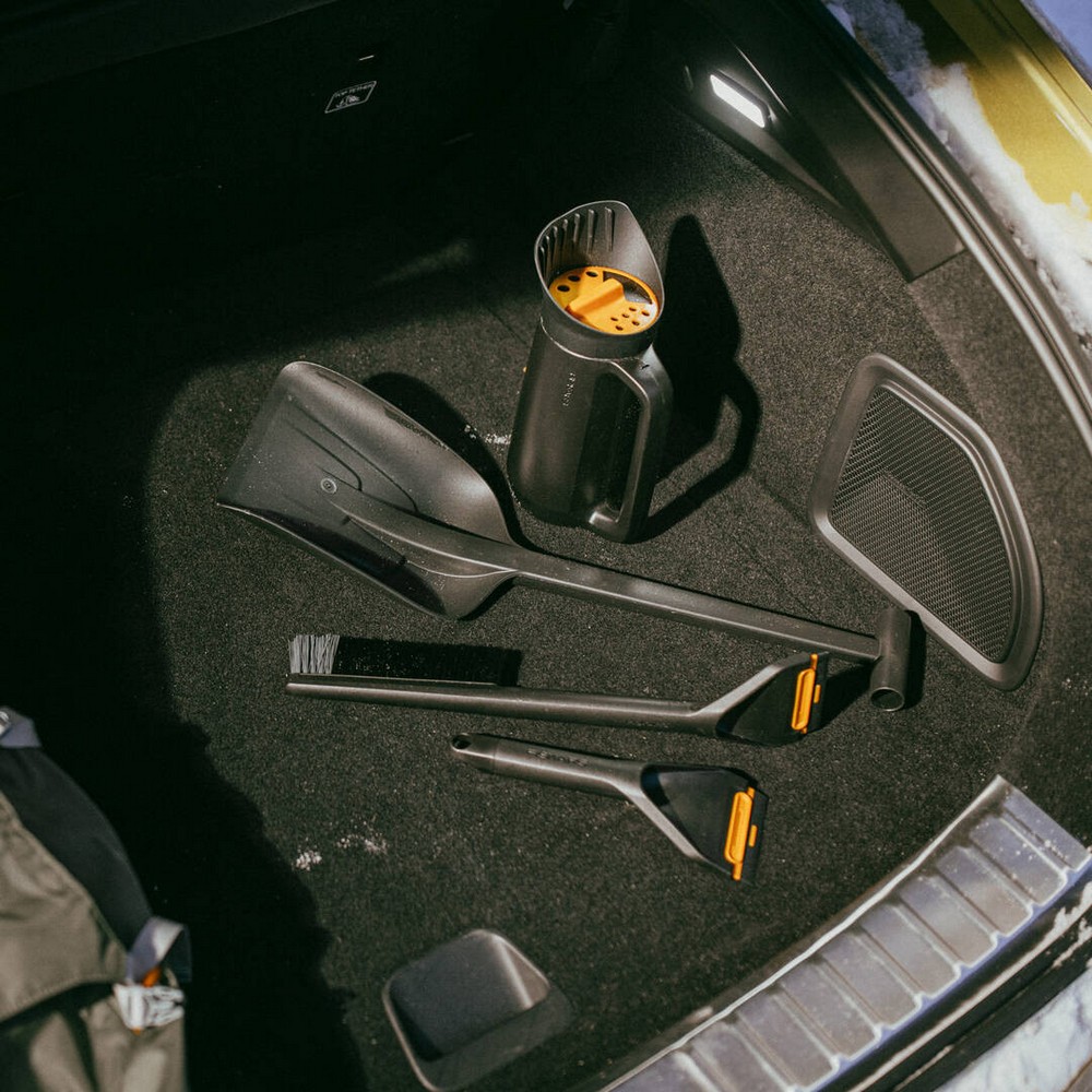 Скребок для льда Fiskars Solid 1078497