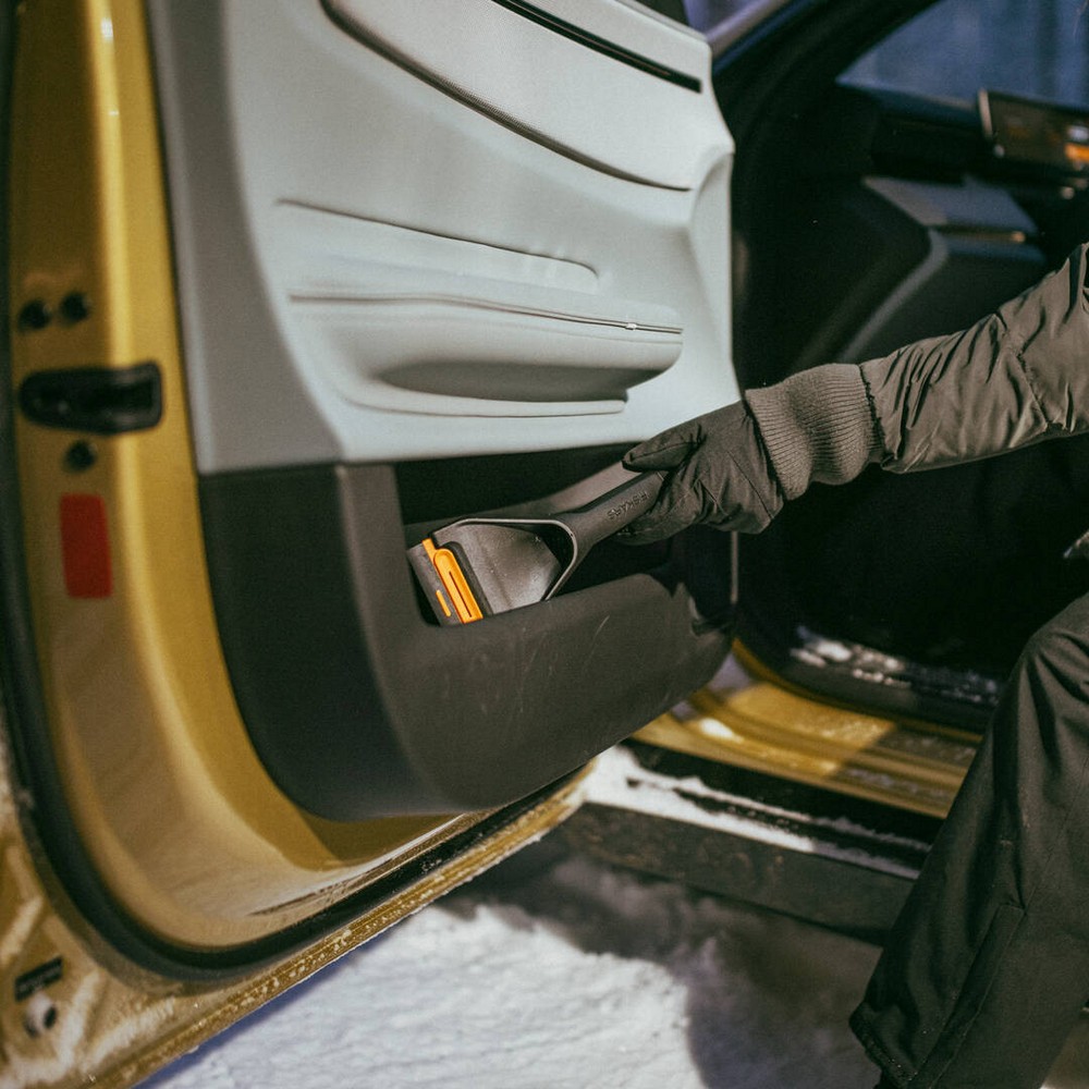 Скребок для льда Fiskars Solid 1078497