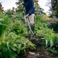 Мотыга-рыхлитель от сорняков Fiskars Ergonomic 1077111