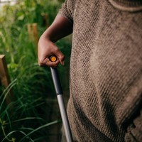 Мотыга-рыхлитель от сорняков Fiskars Ergonomic 1077111