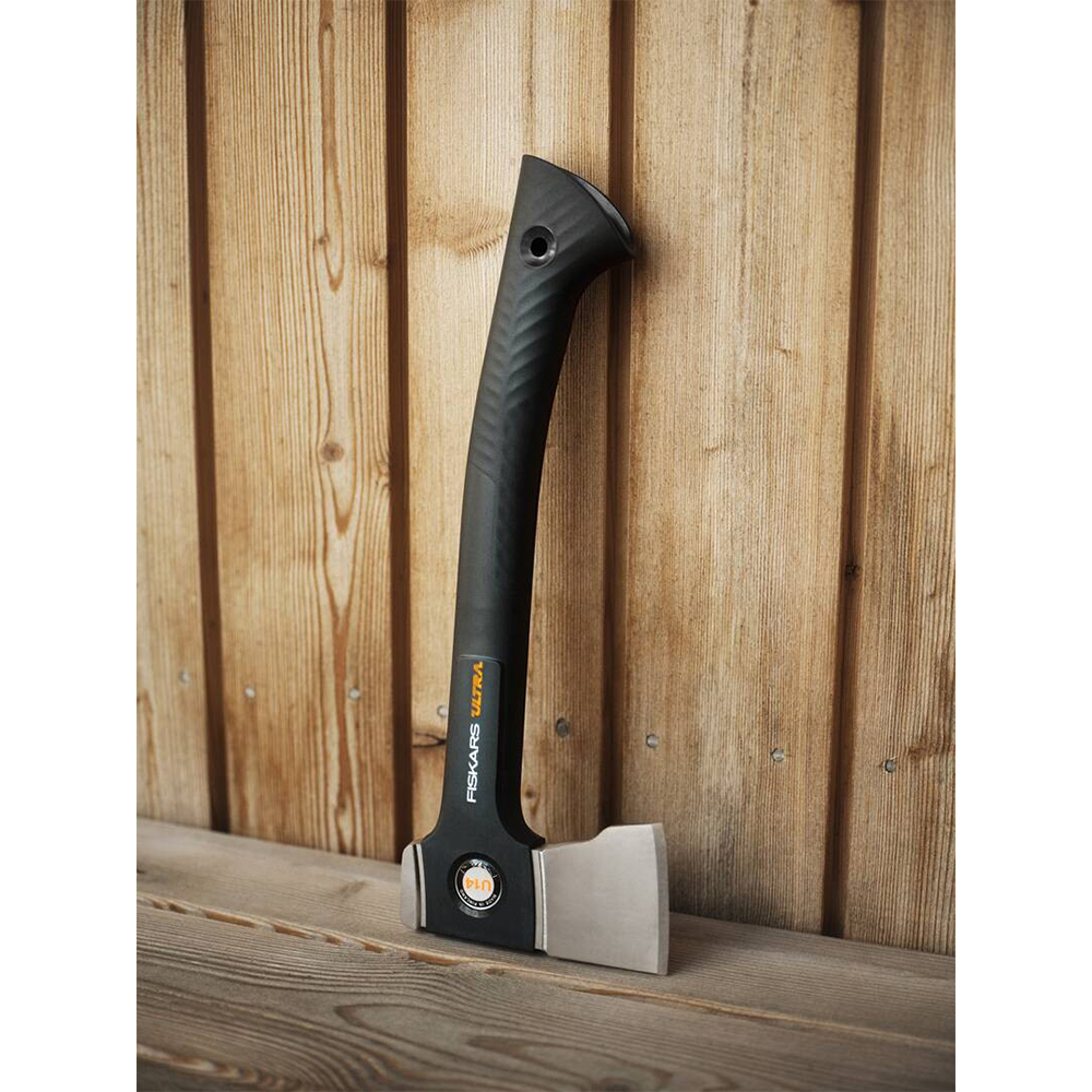 Топор универсальный Fiskars Ultra XU14 1082130