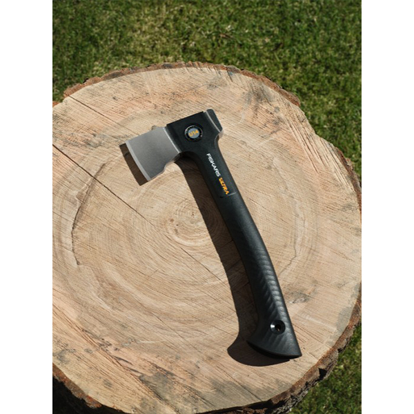 Топор универсальный Fiskars Ultra XU14 1082130