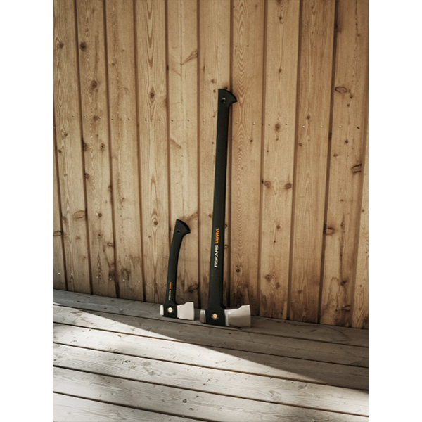 Топор универсальный Fiskars Ultra XU14 1082130